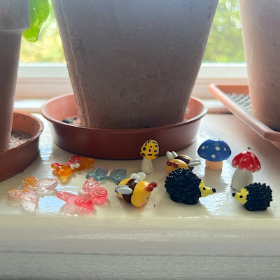 BOTANICAL BESTIES - PLANT COMPANIONS WOODLAND ANIMALS AND MUSHROOMS