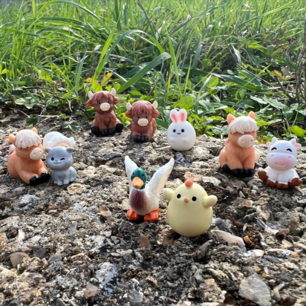 BOTANICAL BESTIES - PLANT COMPANIONS FARM ANIMALS