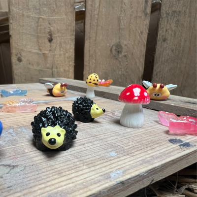BOTANICAL BESTIES - PLANT COMPANIONS WOODLAND ANIMALS AND MUSHROOMS