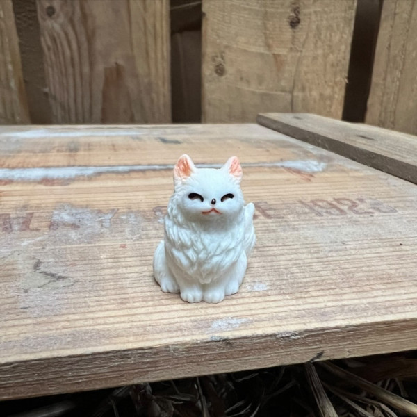 Happy Solid White Persian Cat BOTANICAL BESTIES PLANT COMPANIONS