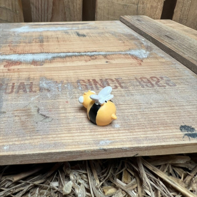 Bumble Bee BOTANICAL BESTIES PLANT COMPANIONS