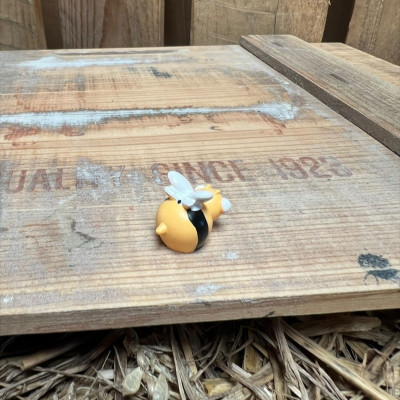 Bumble Bee BOTANICAL BESTIES PLANT COMPANIONS