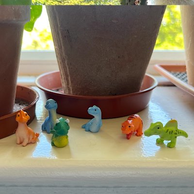 BOTANICAL BESTIES - PLANT COMPANIONS DINOSAUR