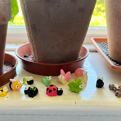 BOTANICAL BESTIES - PLANT COMPANIONS CREEPY CRAWLIES